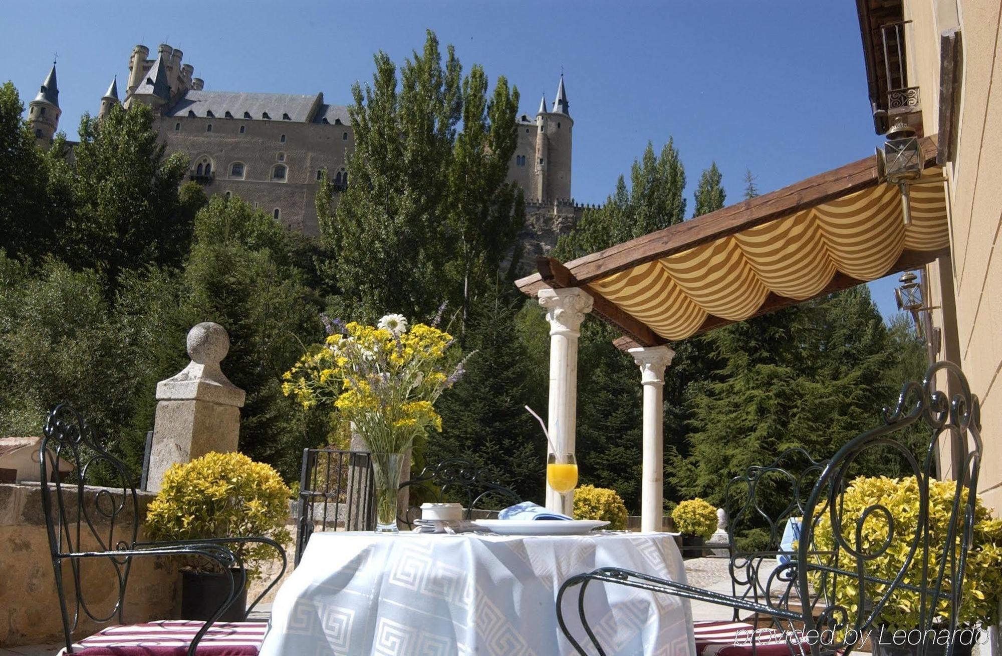 Hotel Alcazar Сеговія Ресторан фото